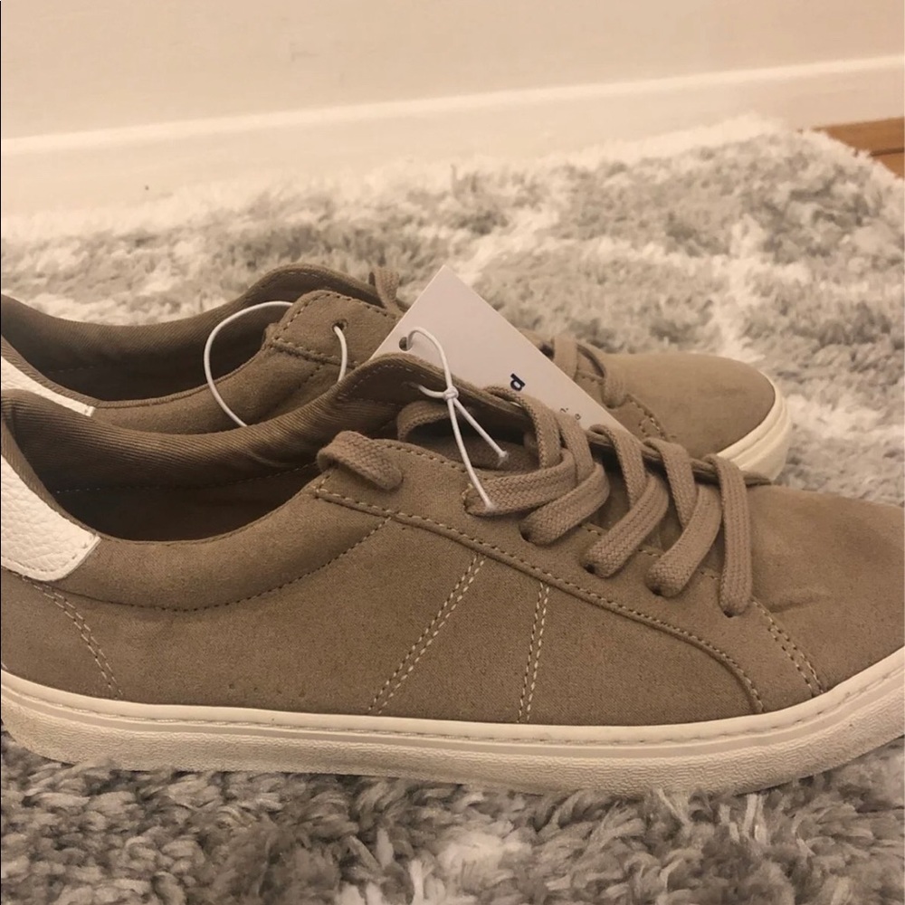Old Navy 1994 Suede Court Sneakers